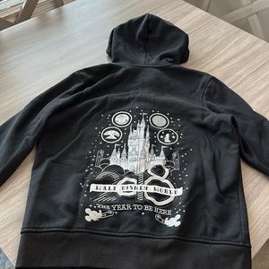 Women’s Disney World 2018 zip hoodie size large